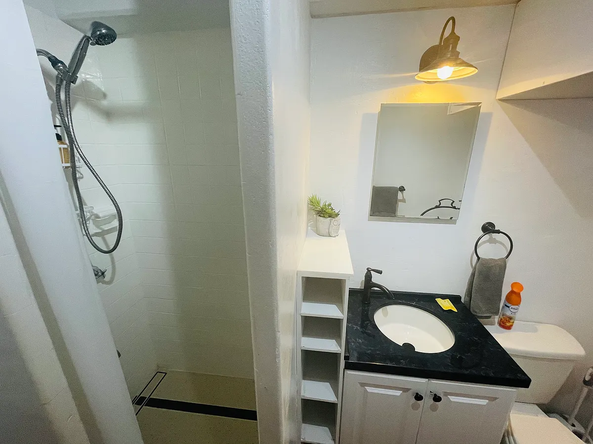 Building Photo - 417 Nohonani St #309
