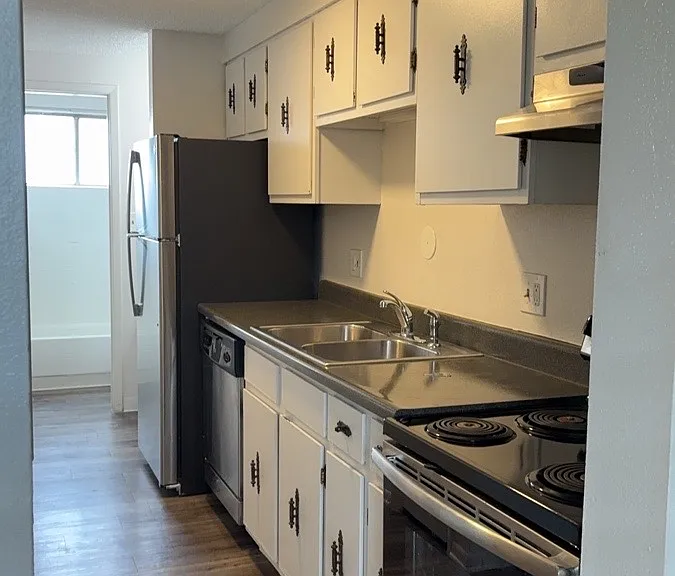 3310 S Grant St — Photo 4