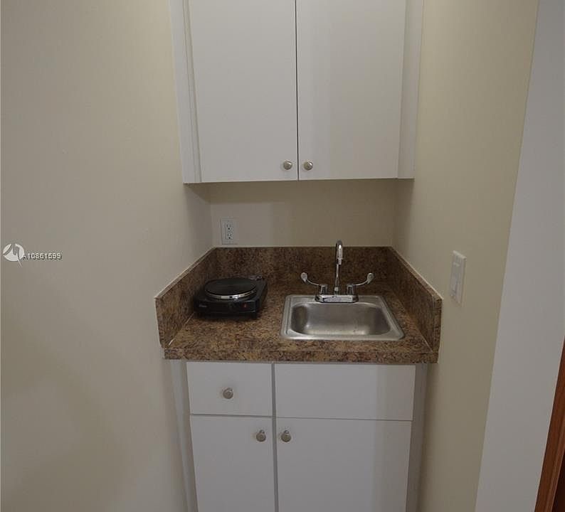 1st image of 427 NE 62nd St #11