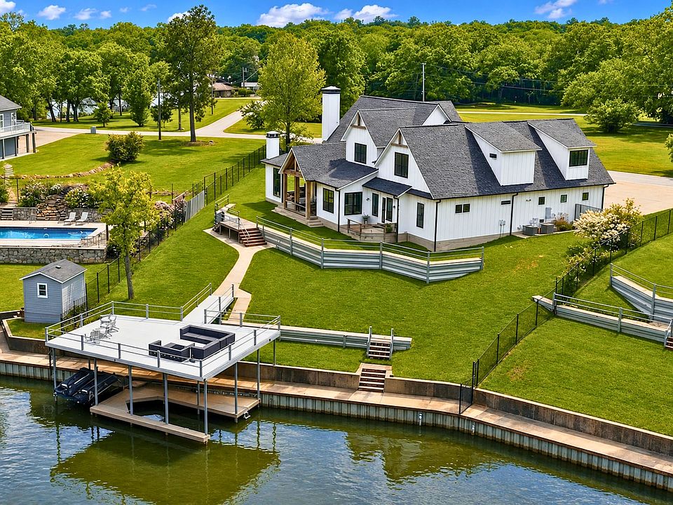 1st image of 205 Oak Creek Dr