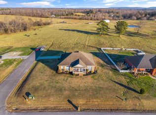 3 Weatherby Dr, Fayetteville, TN 37334