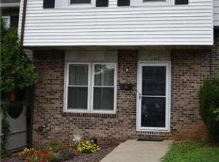 2555 Mountain Ln, Allentown, PA 18103