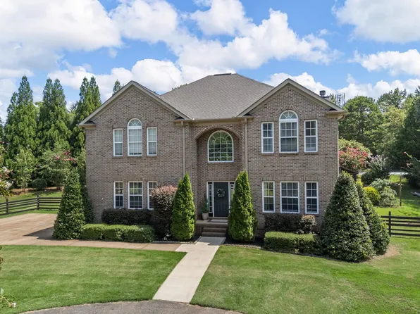 211 Brown Arrow Cir, Inman, SC 29349