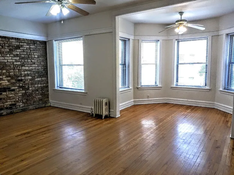709 W Cornelia Ave #2 — Photo 3