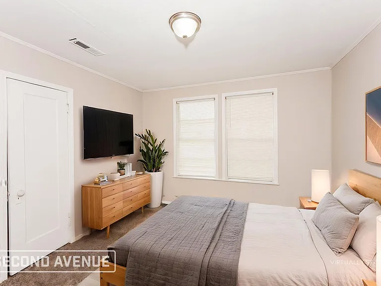 2908 Avenue I — Photo 11