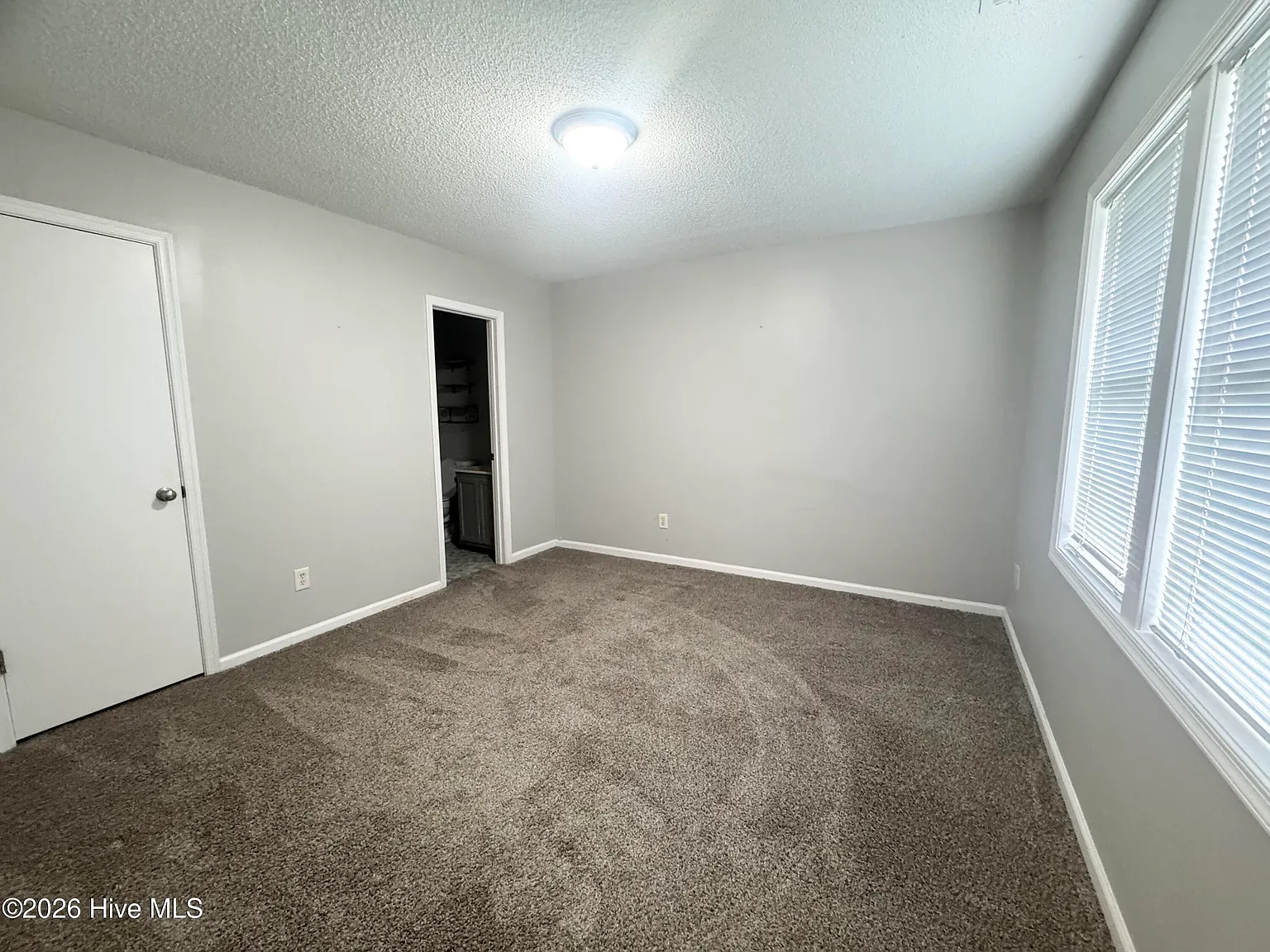 3 bed, 2.0 bath, $1,817 — Photo 4
