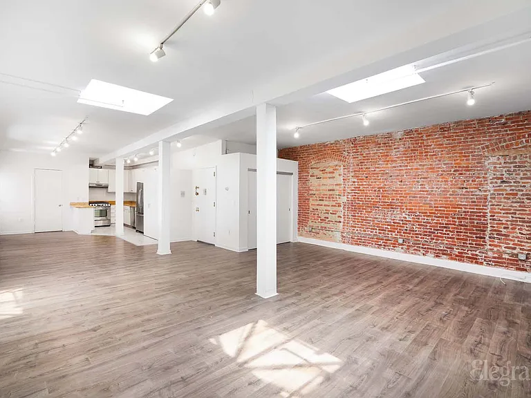 120 E 13th St #3R — Photo 3
