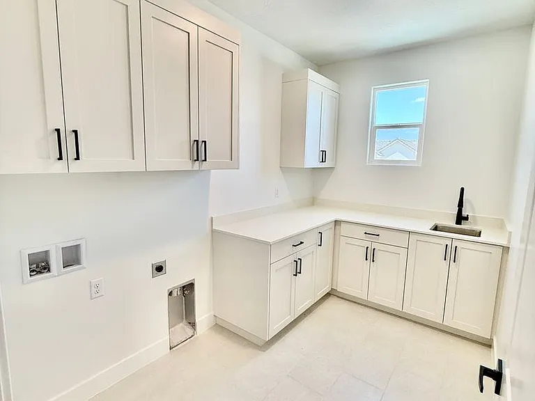 4252 E El Capitan Way — Photo 13