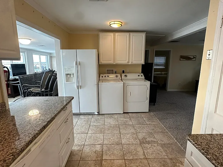 259 Joseph St — Photo 22