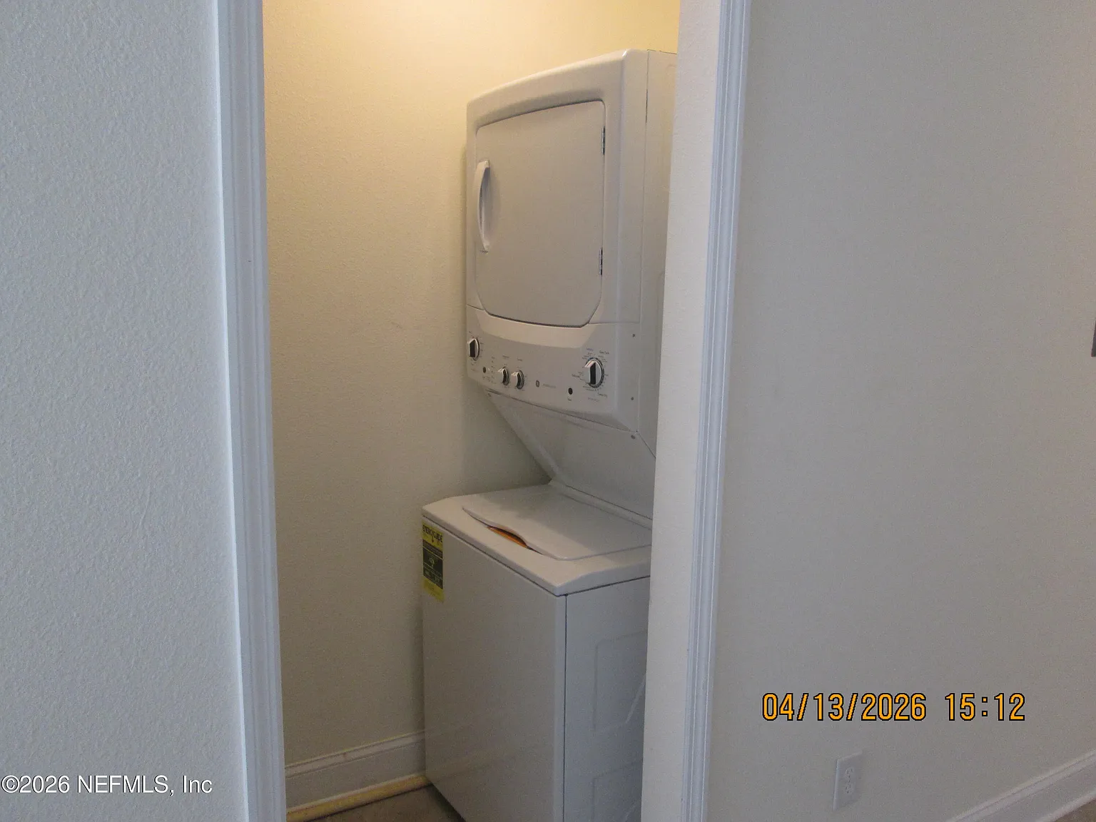 2 bed, 1.5 bath, 1056 sqft, $1,050 — Photo 4