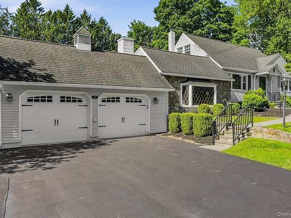 3rd image of 128 Lime Ridge Road