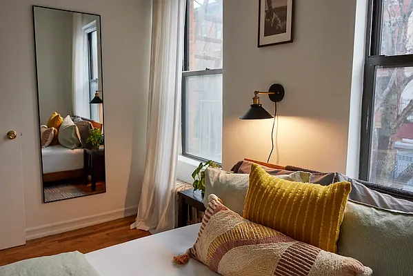 Rented by Oxford Property Group | media 13