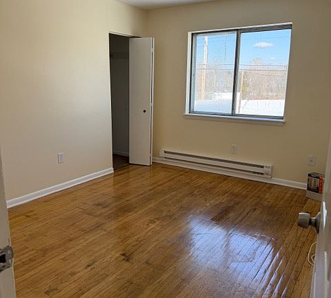 3rd image of 322 Campe St