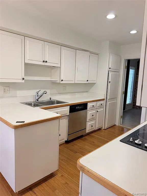2 bed, 2.0 bath, 1730 sqft, $2,650 — Photo 2