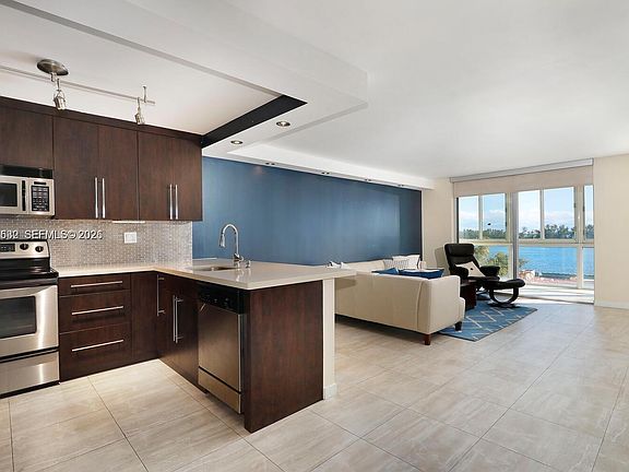 4th image of 145 SE 25th Rd APT 502