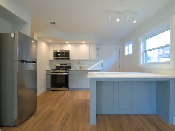 3143 S Halsted St, Chicago, IL