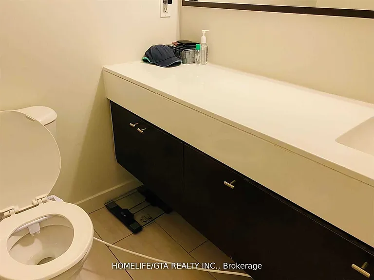 126 Simcoe St #307 — Photo 24