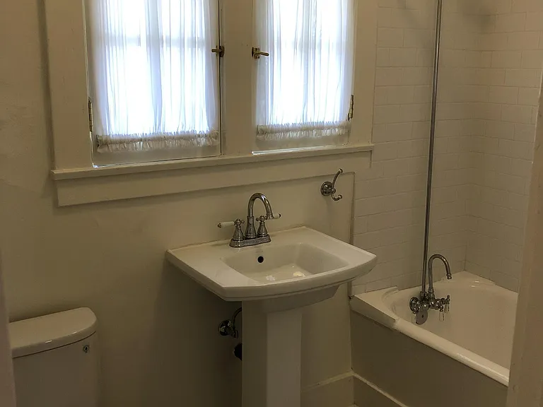 501 W Whiting Ave — Photo 28