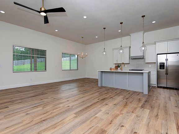 5th image of 1539 W Gaslight Drive