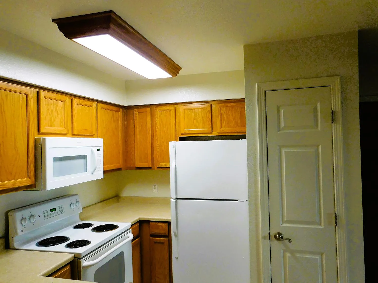 1 bed, 696 sqft, $1,295 — Photo 3