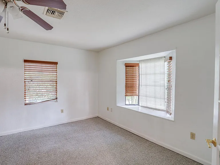 2960 Leslie Dr — Photo 16
