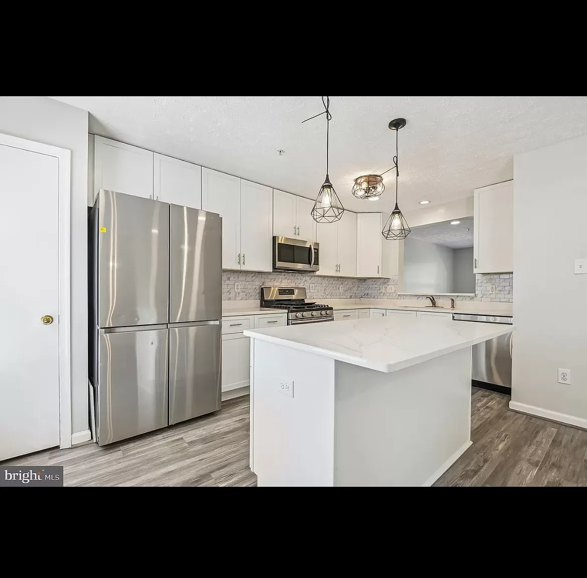 4 bed, 2.5 bath, 1650 sqft, $2,600 — Photo 4