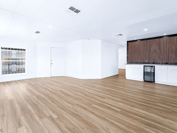 3rd image of 4684 Royal Ridge Way