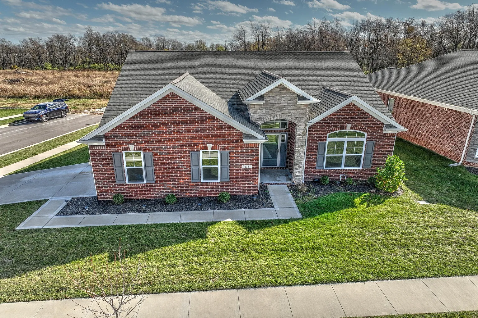 118 Amick Way photo 1