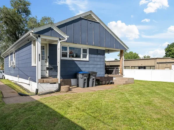 520 9th Ave W, Milan, IL 61264