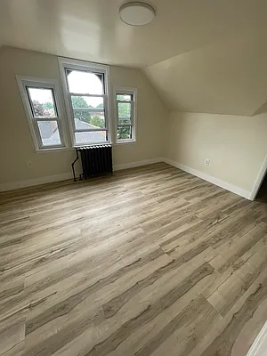 Rented by Metropolis International Realty Inc. | media 29