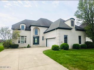 1447 Muirfield Dr, Bowling Green, OH 43402
