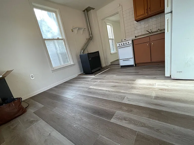 312 Ruxton Ave #7 — Photo 8