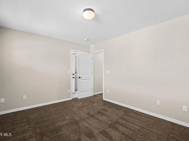 7877 Enchanted View Dr — Photo 32