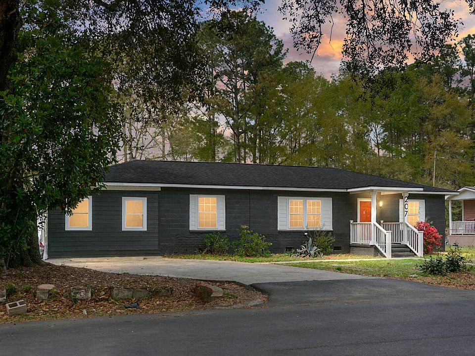 1st image of 207 Trivers Dr