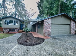 2424 Paradise Dr, Longview, WA 98632