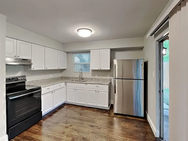 2445 McAdoo Ln — Photo 6