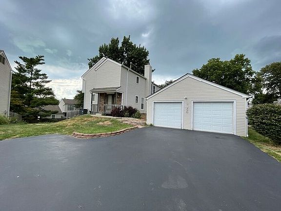 2nd image of 8256 NW Revere Ct