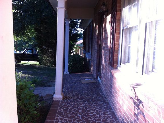 4th image of 146 Martindale Dr