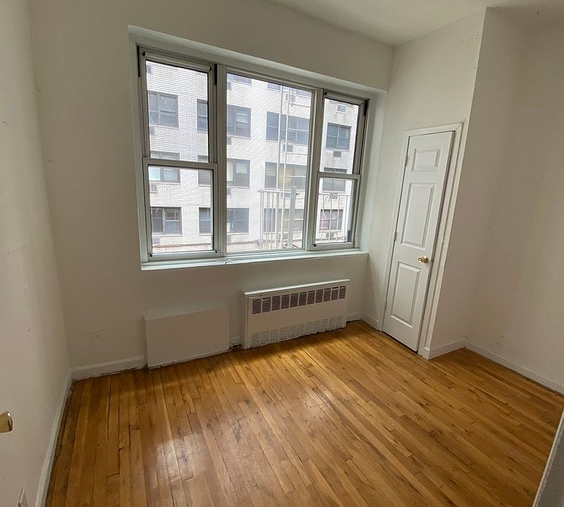 1st image of 450 W 58th St #5G