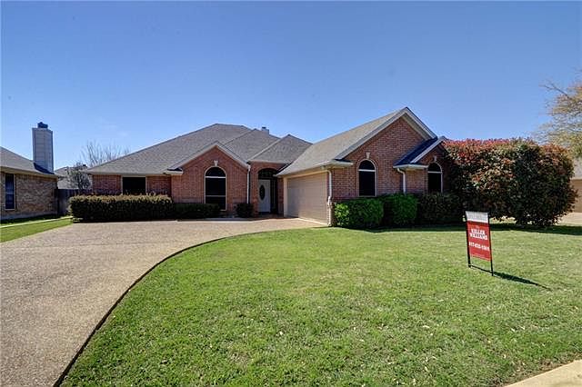 1st image of 8300 Emerald Cir