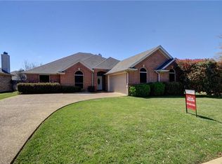 8300 Emerald Cir, North Richland Hills, TX 76180