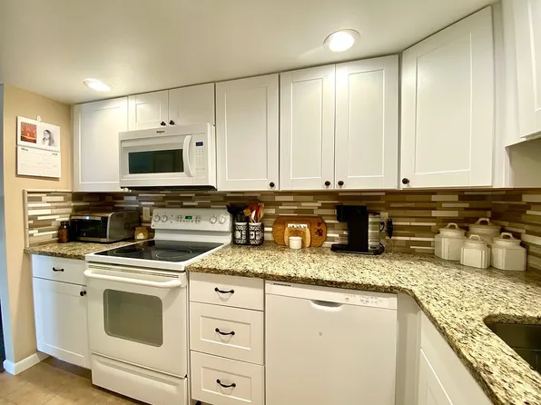 60 Club House Dr APT 206, Palm Coast, FL 32137