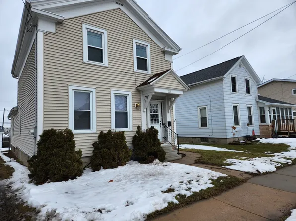 310 W 7th Ave, Oshkosh, WI 54902