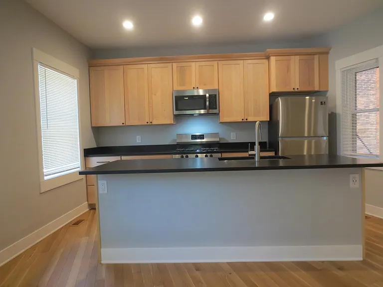 4403 Franklin Blvd — Photo 5