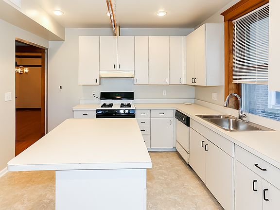 3rd image of 4931 N Washtenaw Ave #1