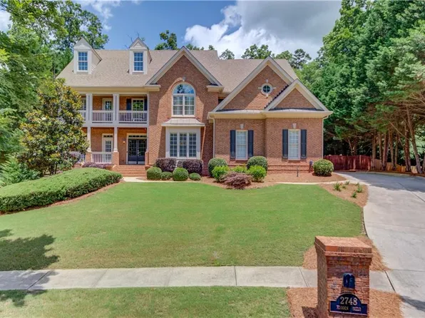 2748 Hidden Falls Dr, Buford, GA 30519