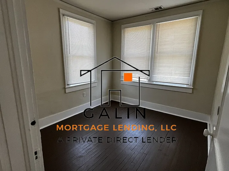 625 W 39th St — Photo 13