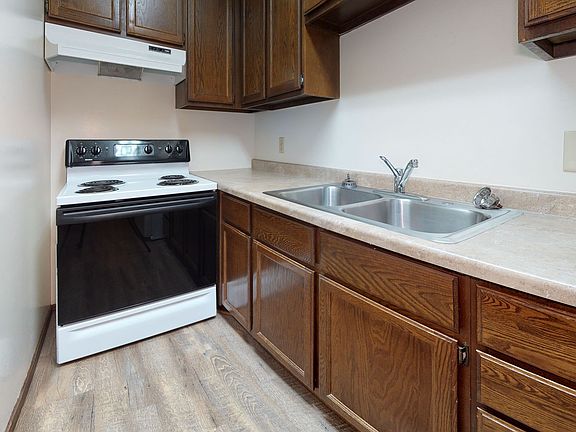 4th image of 2810 Claudette St #22