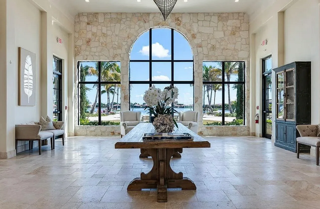 3 bed, 1832 sqft, $4,800 — Photo 1