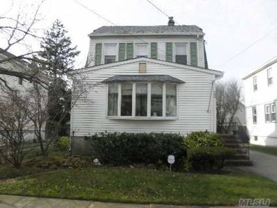 22 Drew St, Valley Stream, NY, 11581